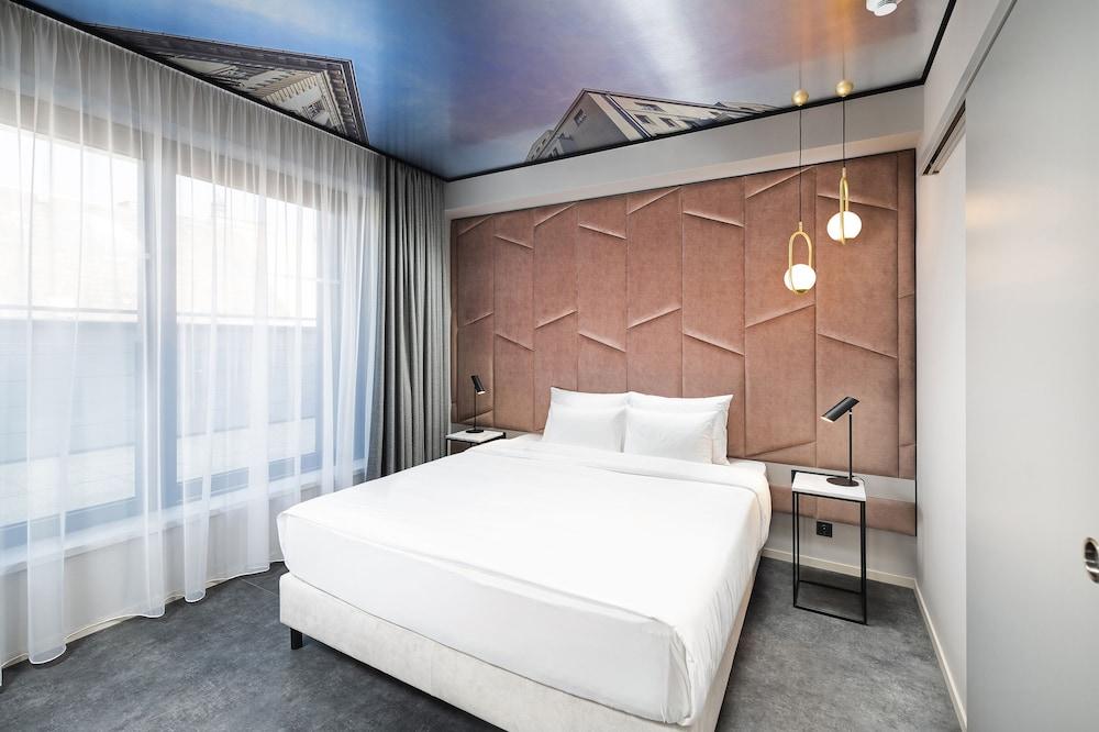 Three Corners Downtown Hotel