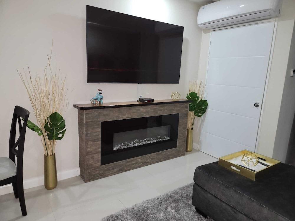 Bayfront Villas and Apt