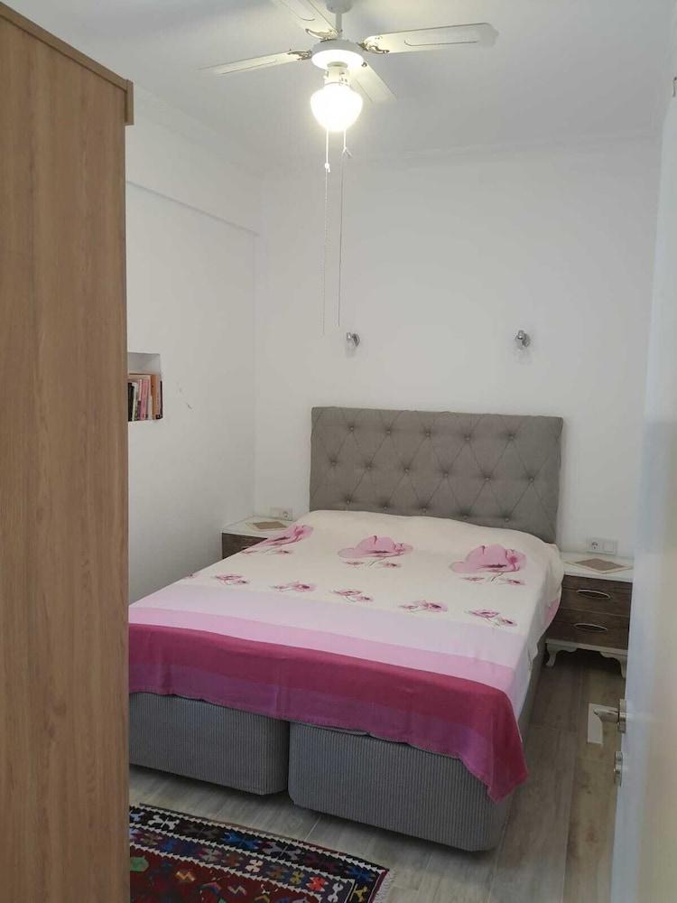 Sunset Dreamers, Captivating 1-bed Apartment