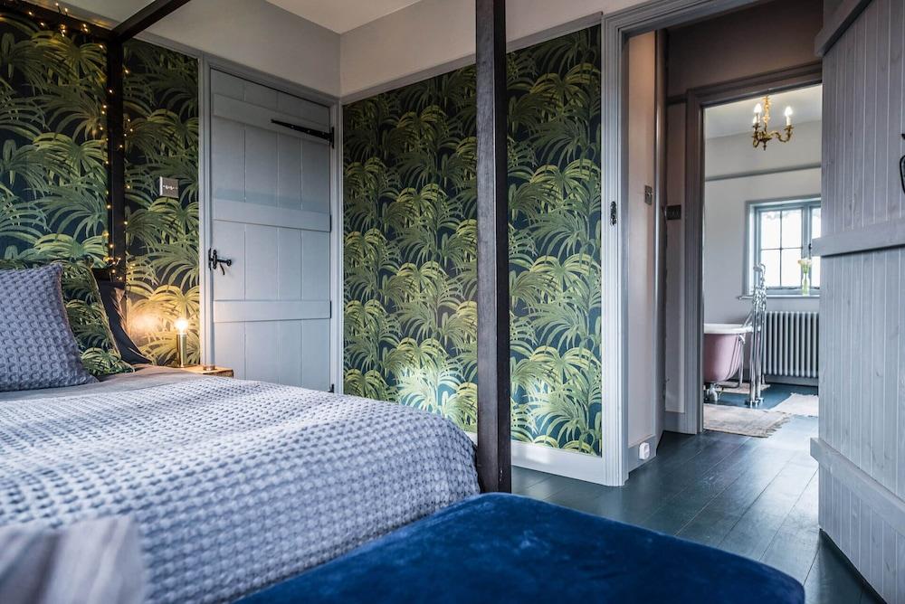 Pine Tree Cottage, Easton