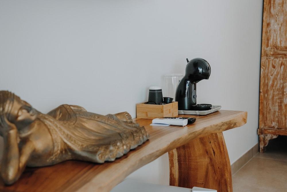 BLACK AMBER BOUTIQUE HOTEL