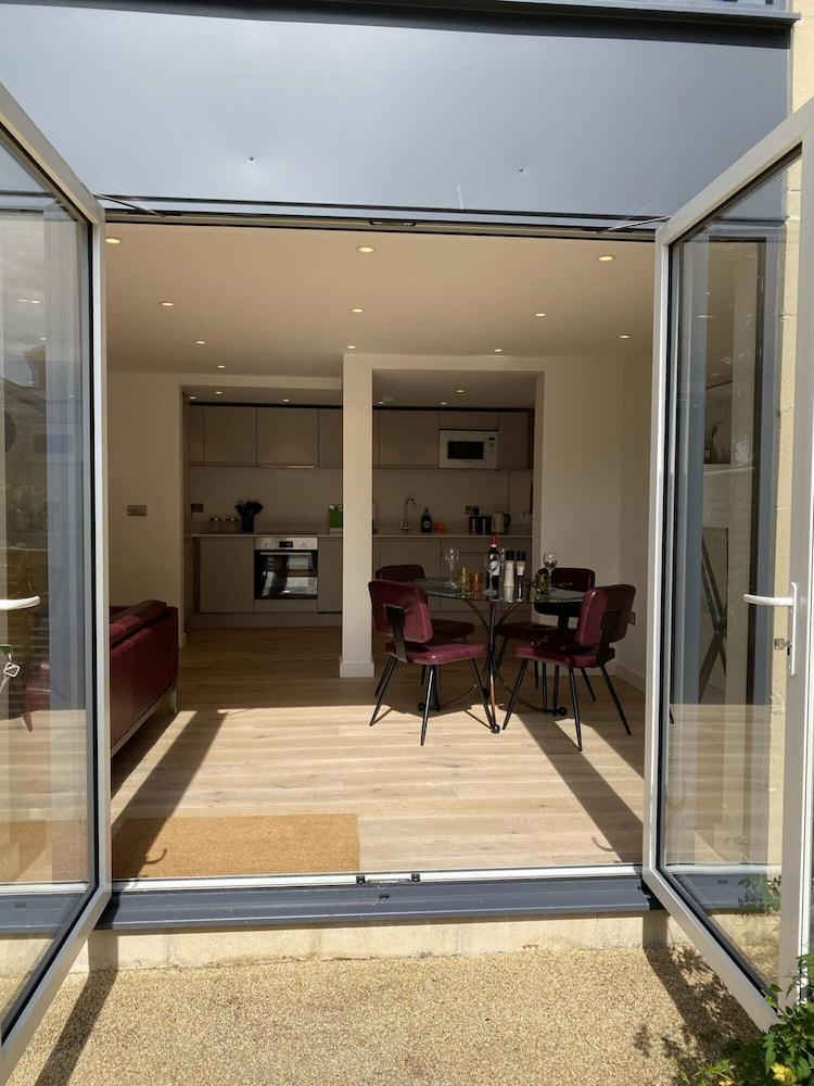 CH Apt 4 2bed in Bath