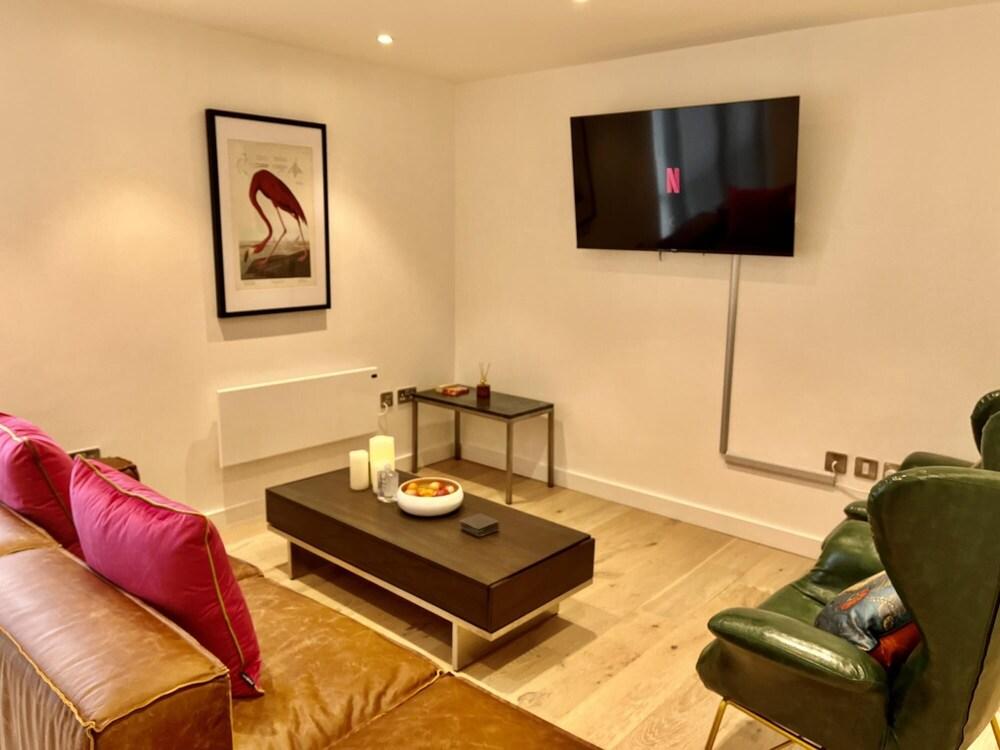 CH Apt 5 2bed in Bath