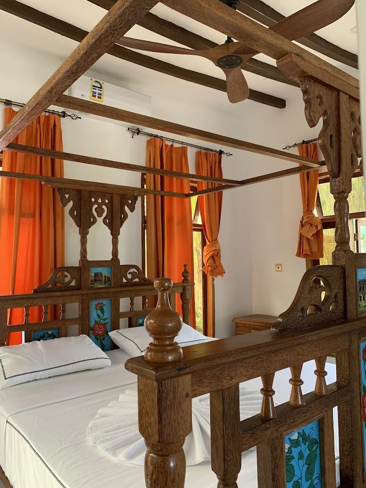 Asante Sana Beachfront Hotel