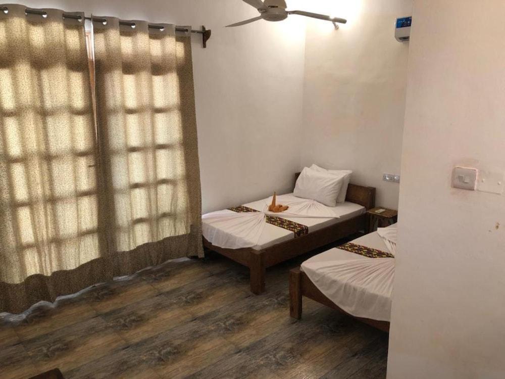 La Fontana Restaurant & Bungalows