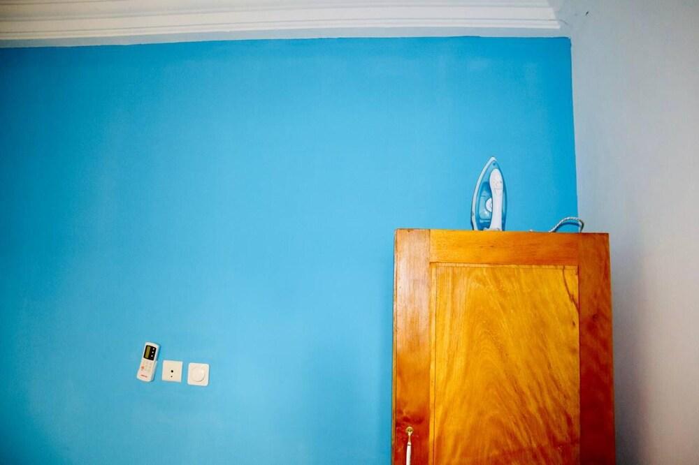 1 Bed Studio Sleeps 2 - Canal Views, Balcony, Wifi