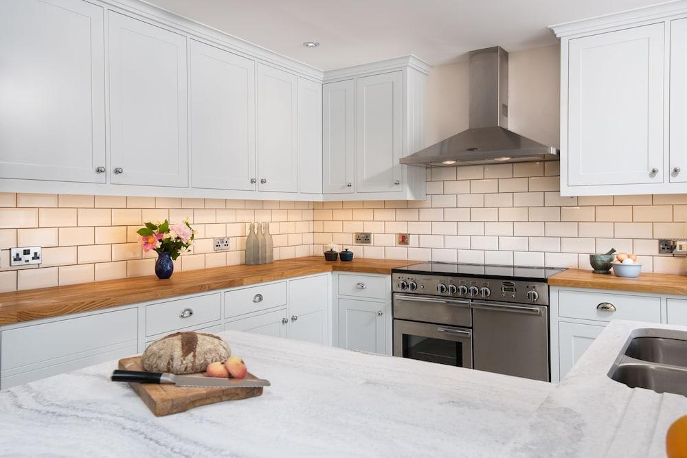 Mill House - self catering sleeps 10