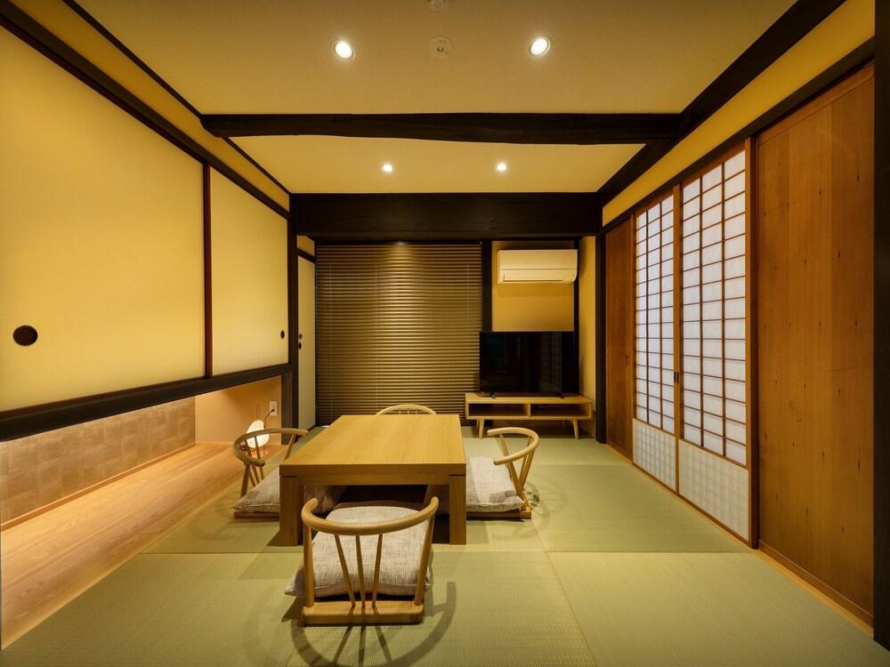 TSUMUGI GIONSHIRAKAWA