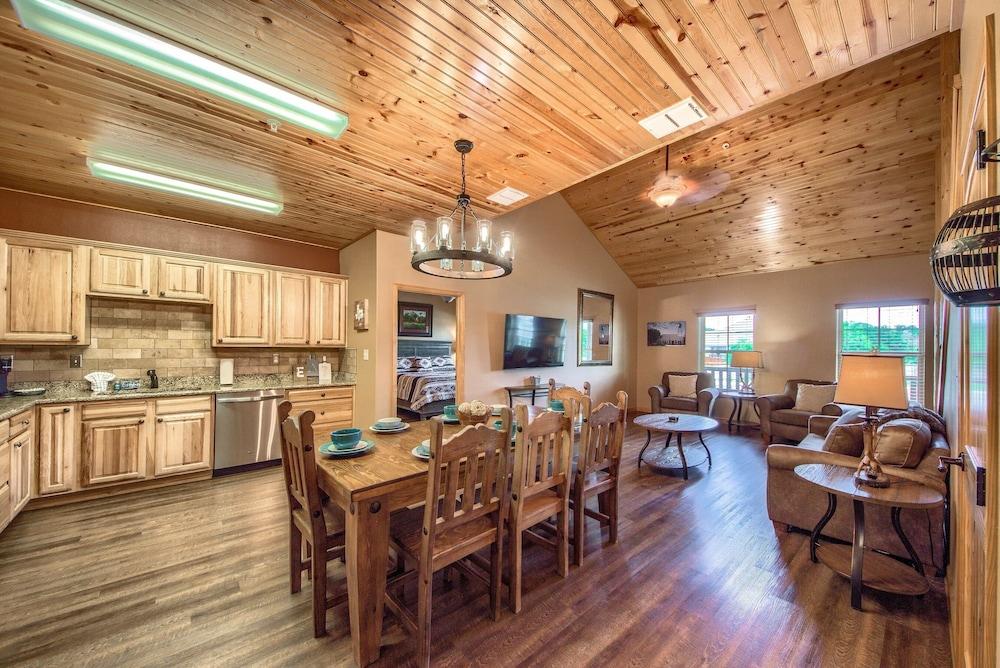 Old Mills Resort OM A8 3 Bedroom Condo by RedAwning