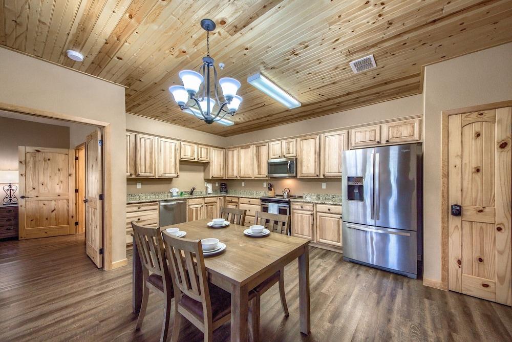 Old Mills Resort OM A10 2 Bedroom Condo by Redawning