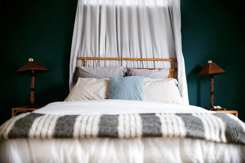 Ti Baz Beach House With Mountain View