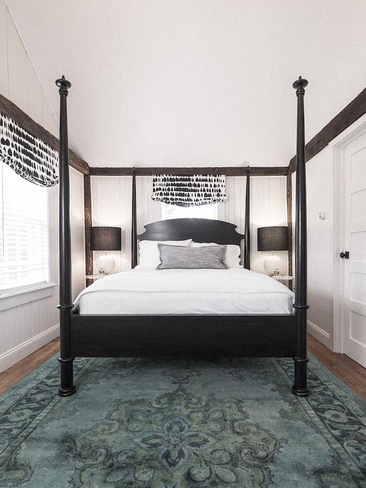 James Pharmacy Bed & Breakfast