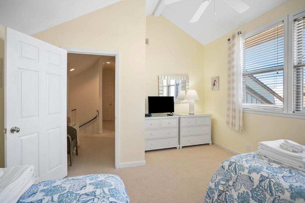 112 Capt John Fripp Villa