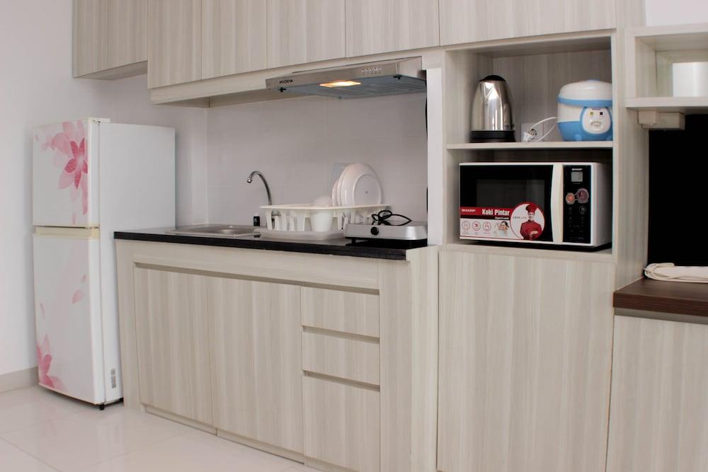 Comfortable And Spacious Studio At Azalea Suites Apartment