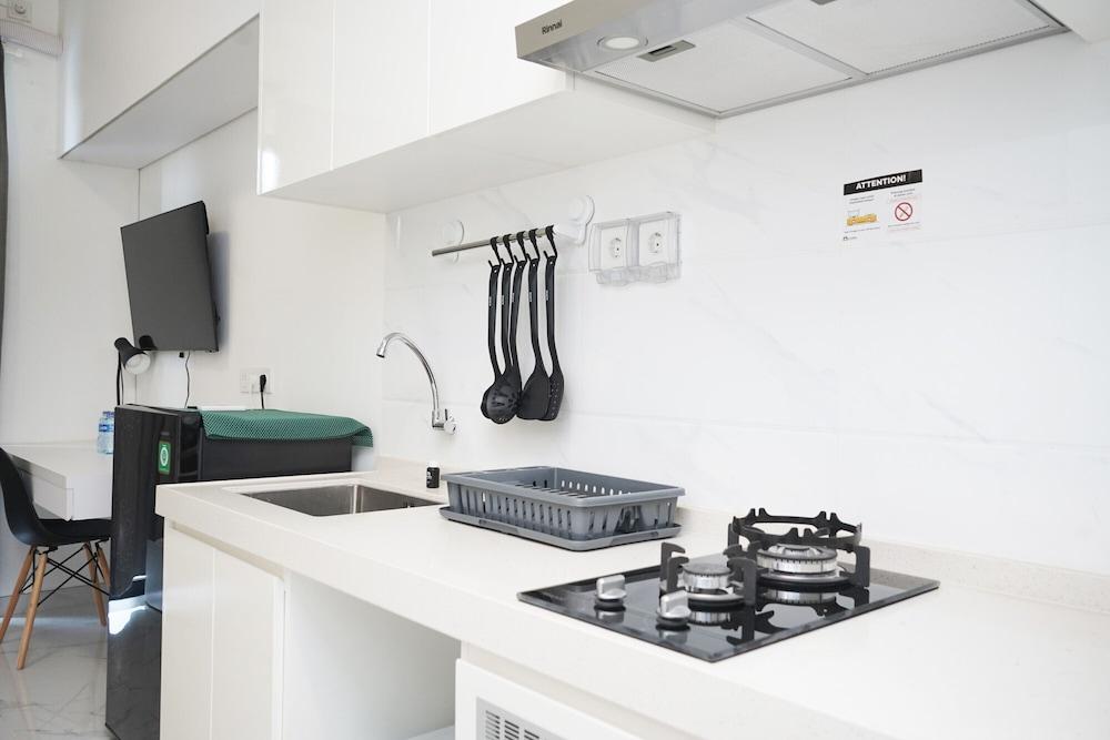 Nice And Restful Studio Sky House Bsd Apartment