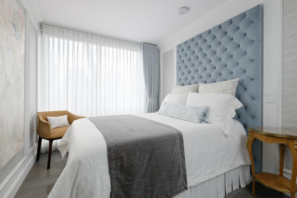 1111 Richards - 1407