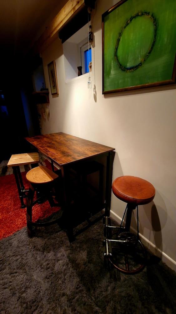 Charming 1-bed Maisonette With Mountain View