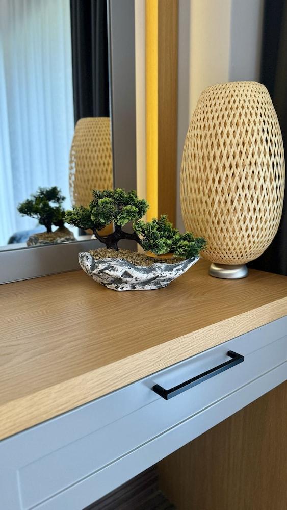 The Rest Port Argento