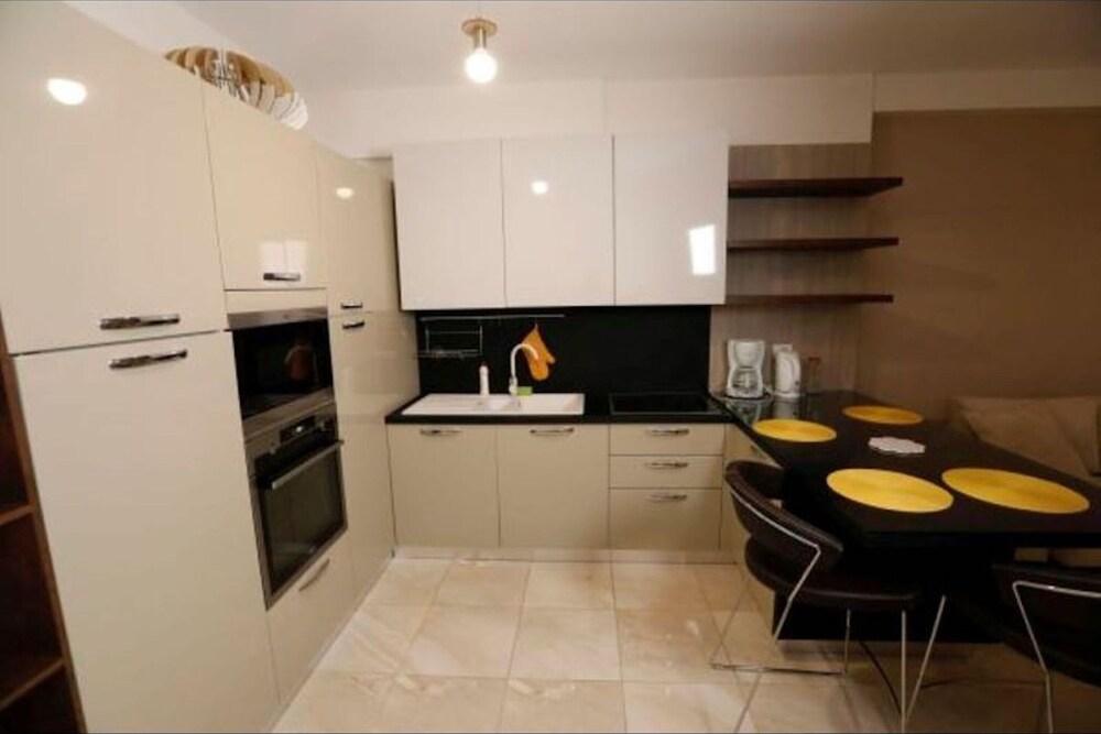 Beachfront Sion Sarande Apartment