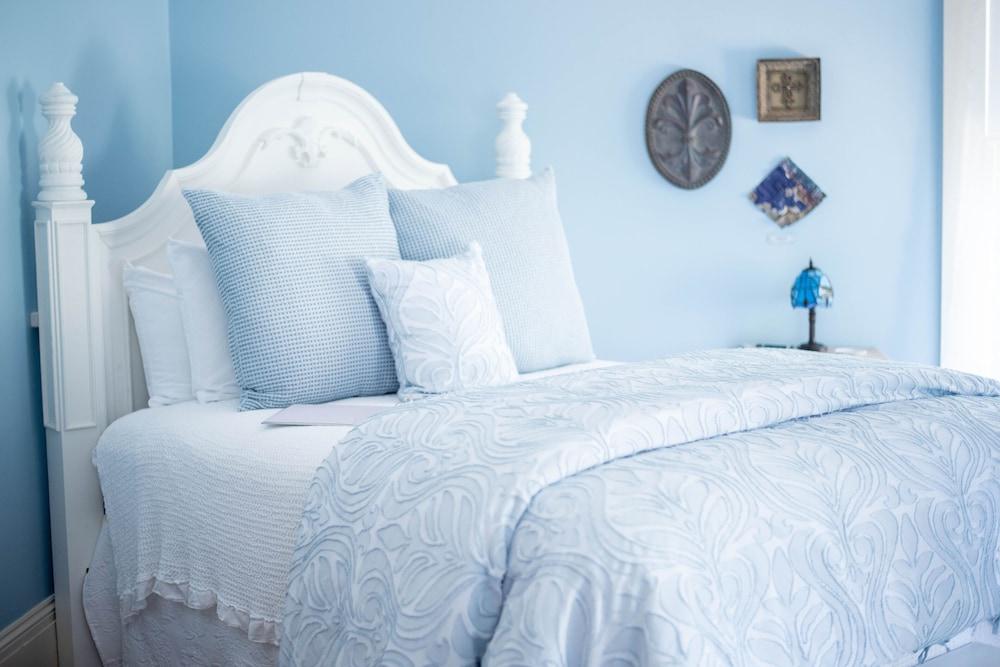 The Laurel Oak Inn Bed and Breakfast