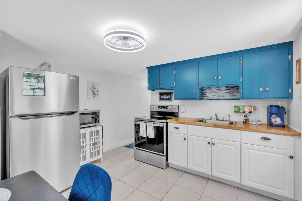 Conch Cottage 1 Bedroom Villa by RedAwning