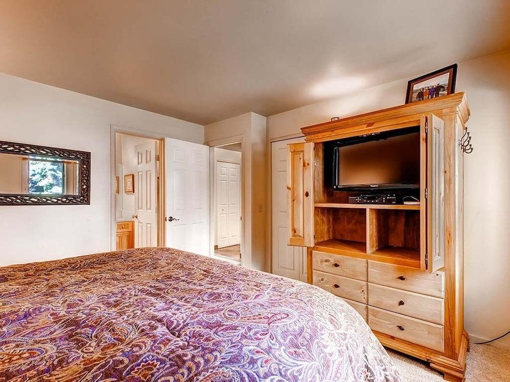 Woodbridge Condos by Snowmass Vacations