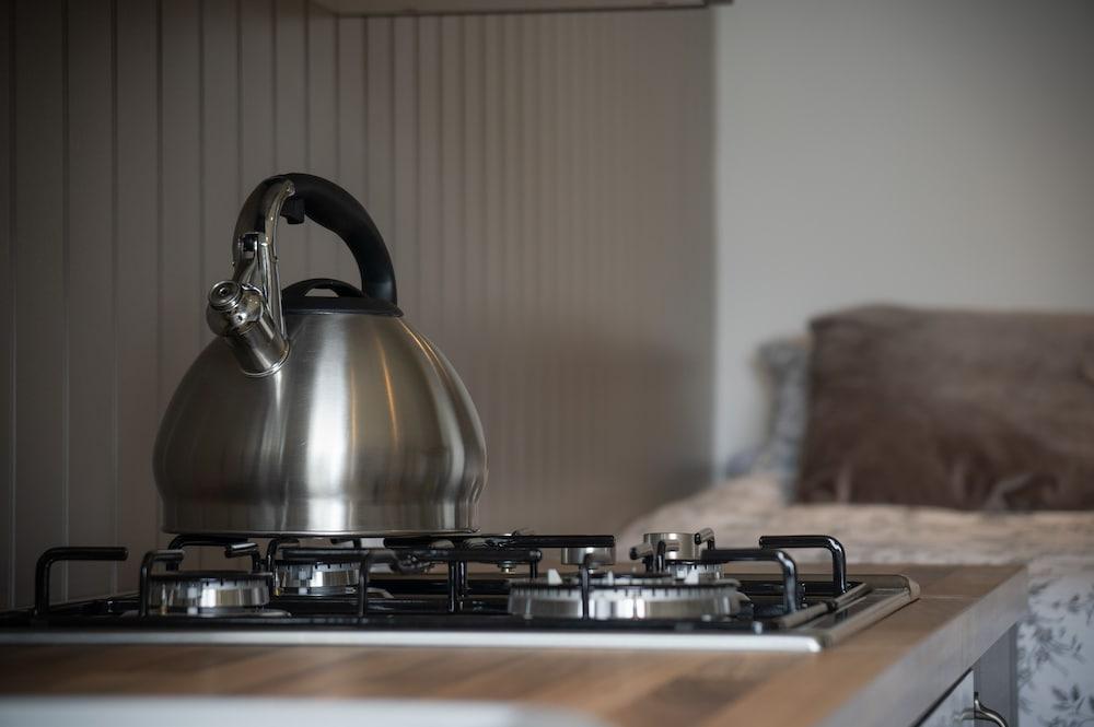 Cabin In The Woods - 1 Bed - Kilgetty