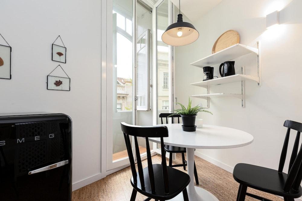 Iconic Nightlife Studio 104