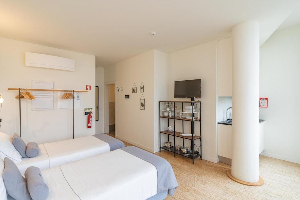 Iconic Nightlife Studio 304