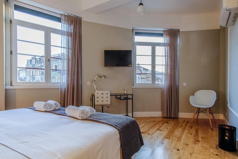 Feel Porto Downtown Art Tile