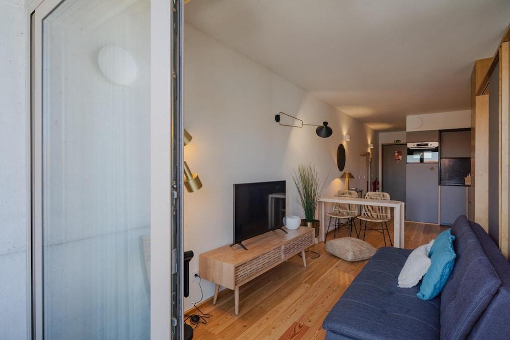 Feel Corporate Housing Campanh 09