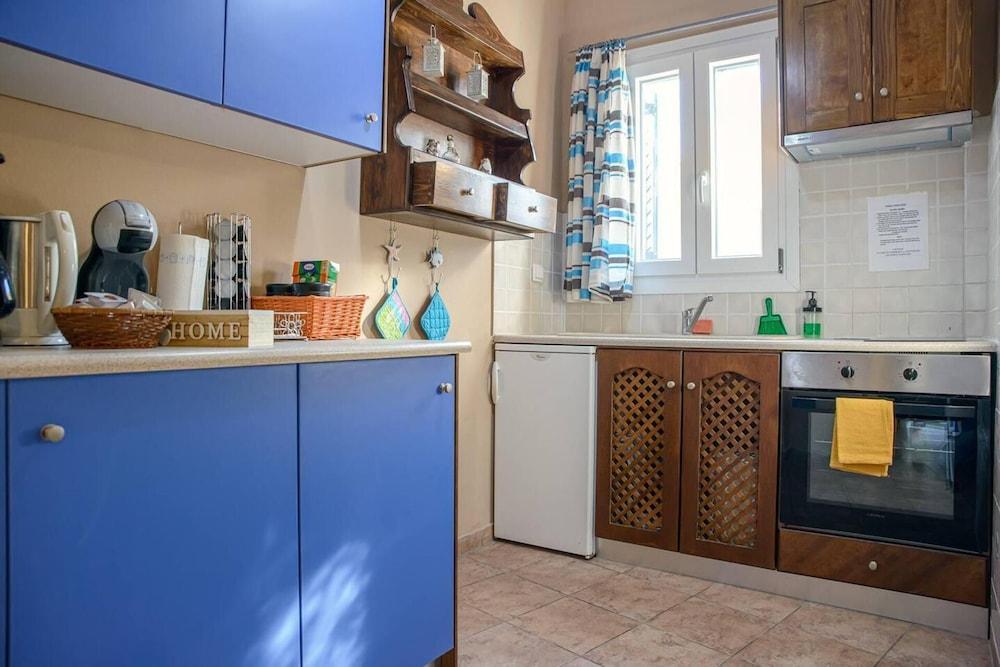 Santorious Cavehouse