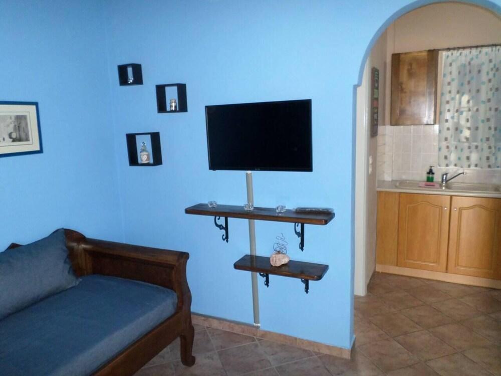 Santorious Family Apartment