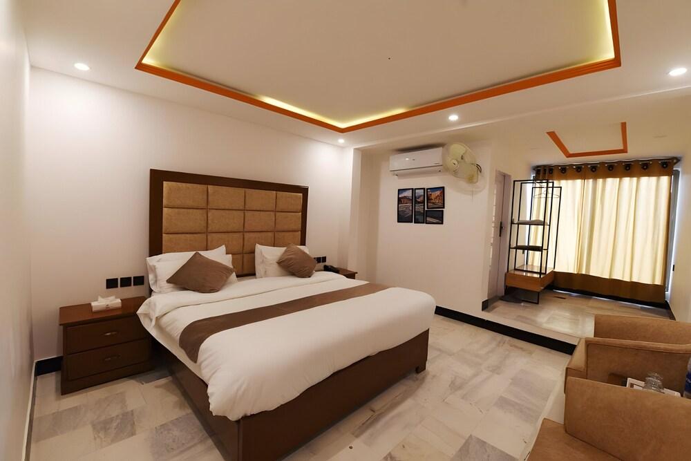 Al Noor Starlet Hotel