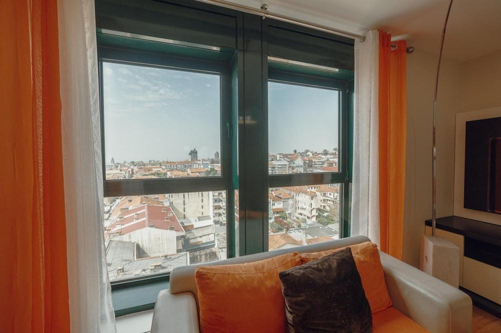 Downtown Grand Tower View by Vacationy