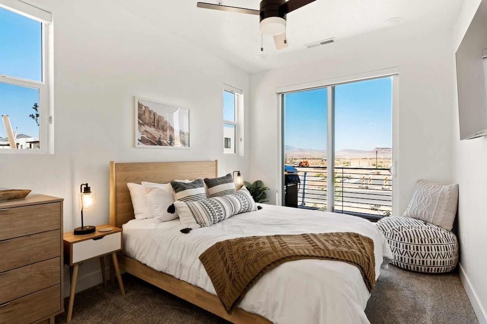 Chillin Out Maxin #96 by RedAwning