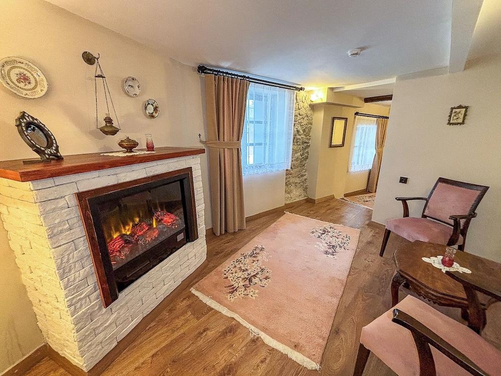 1870's Taş Konak  Üç Oda