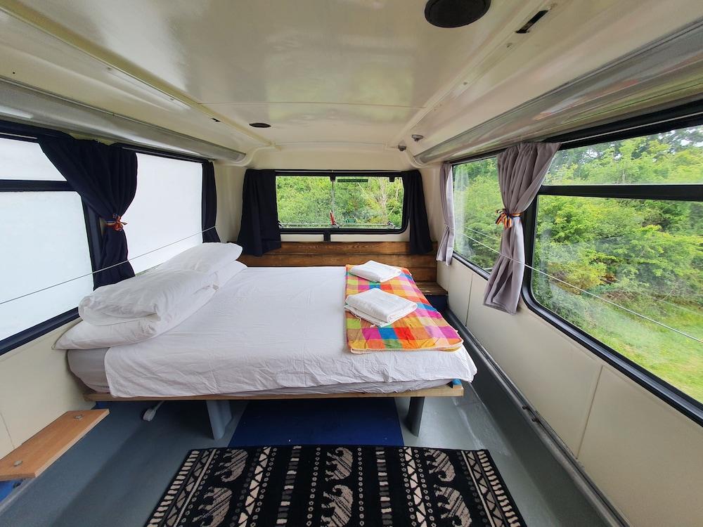 Double Decker Bus on an Alpaca Farm Sleeps 8