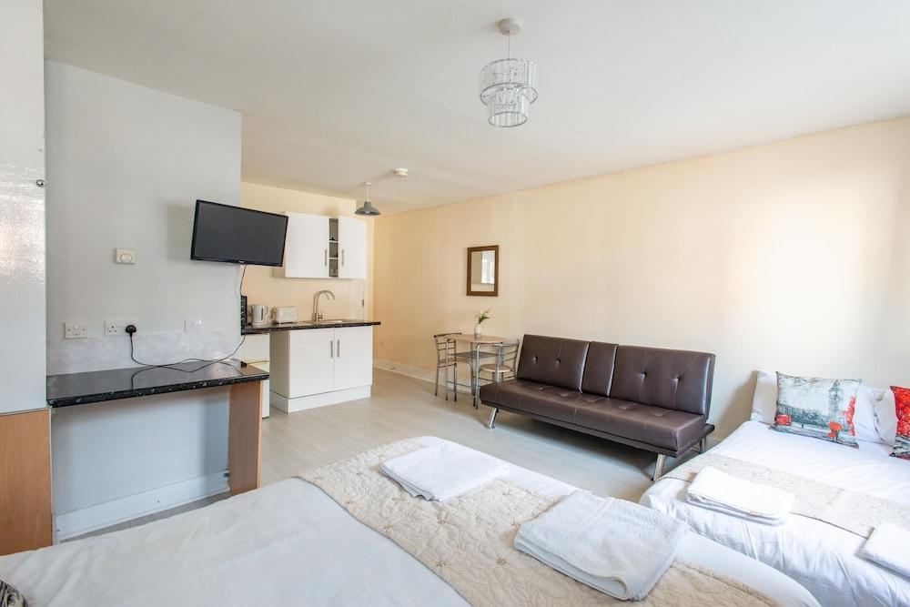 Newly Refurbished Studio, 20mins to London Bridge