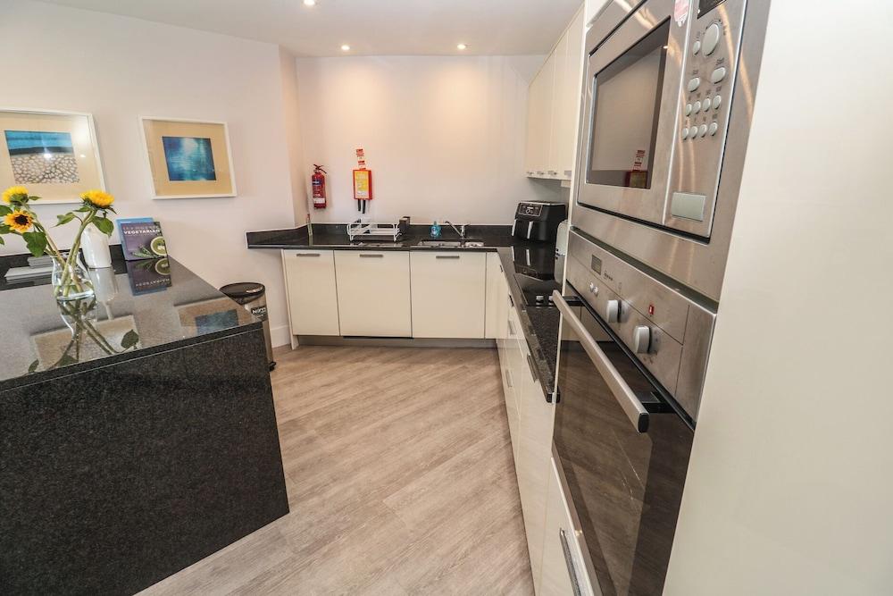 Peninsula Apartment 2