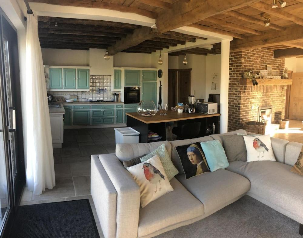 Villa de Poothoeve With Sauna and Beautiful Garden