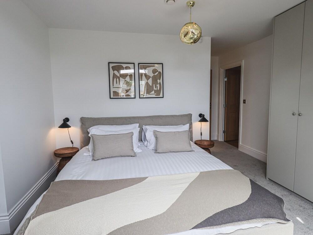 The Emma Suite Stone Cross Mansion