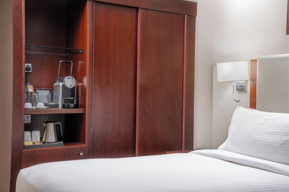 Millennium Al Aqeeq Hotel