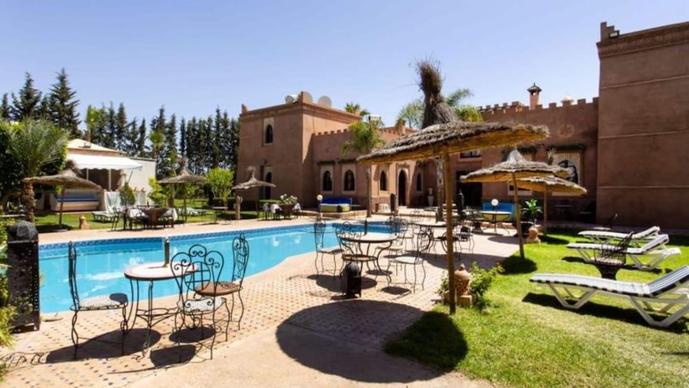 Palace With 2 Villas and 2 Swimming Pools in Sidi Abdellah Ghiat