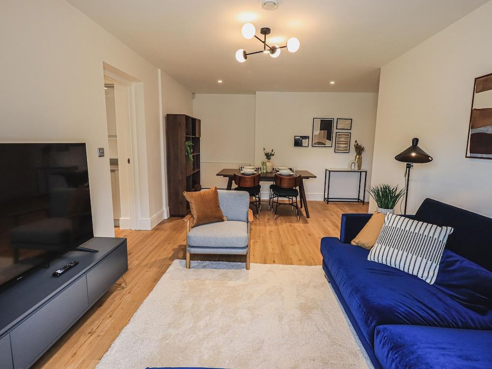 The Mabel Suite Stone Cross Mansion