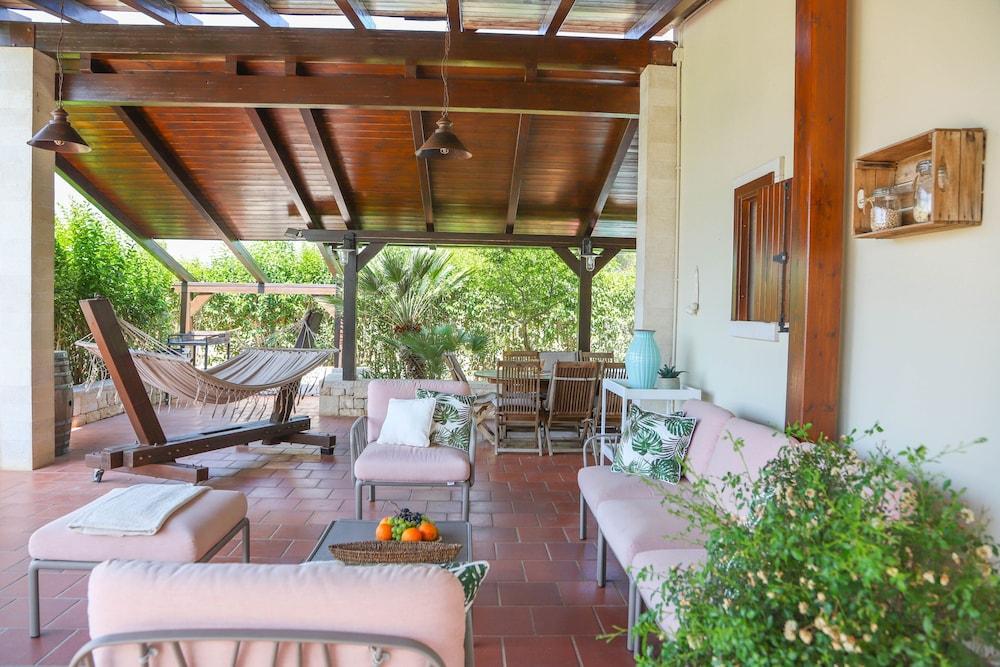 TD Casale Del Vento in the Countryside With Pool