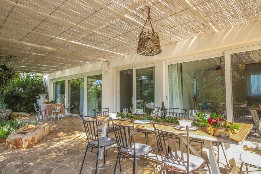 TD Il Vecchio Fienile Outdoor Kitchen With Pool View