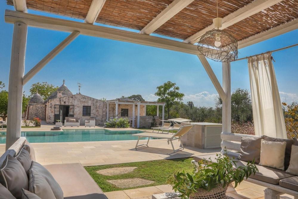 TD Trulli Della Lama Private Trulli With Pool