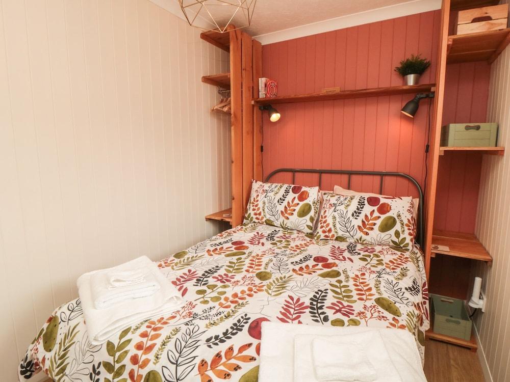 3 Valley View Lodges