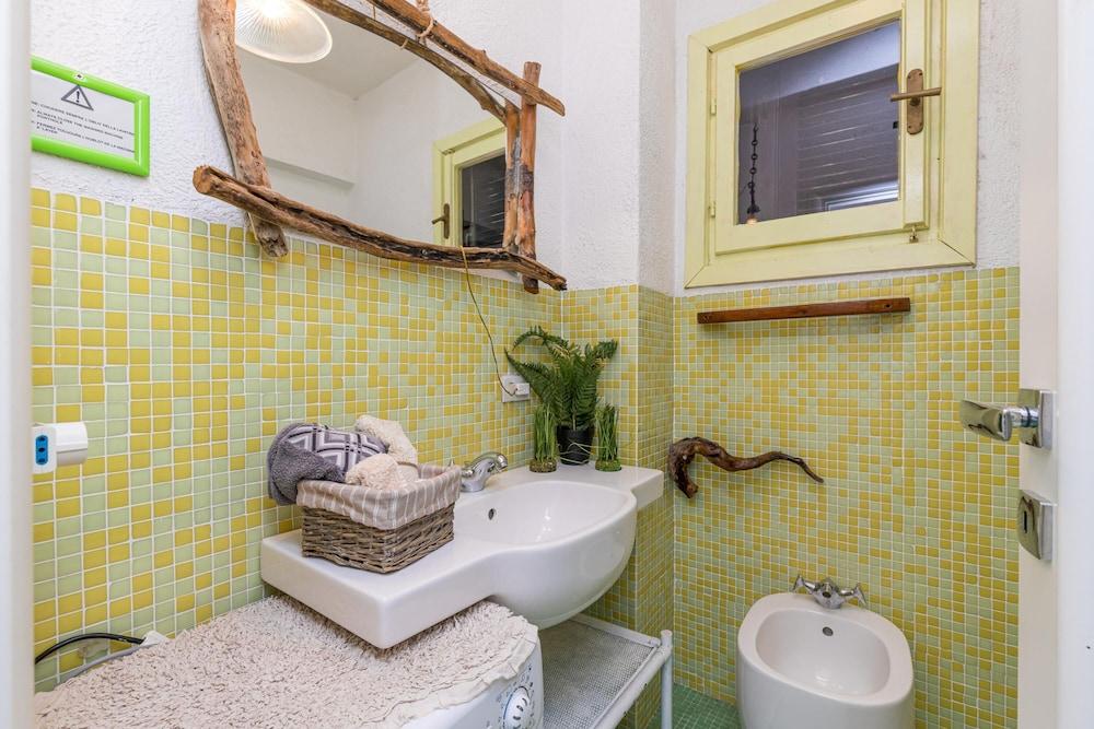 Il Vecchio Faro A42 150m From The Beach